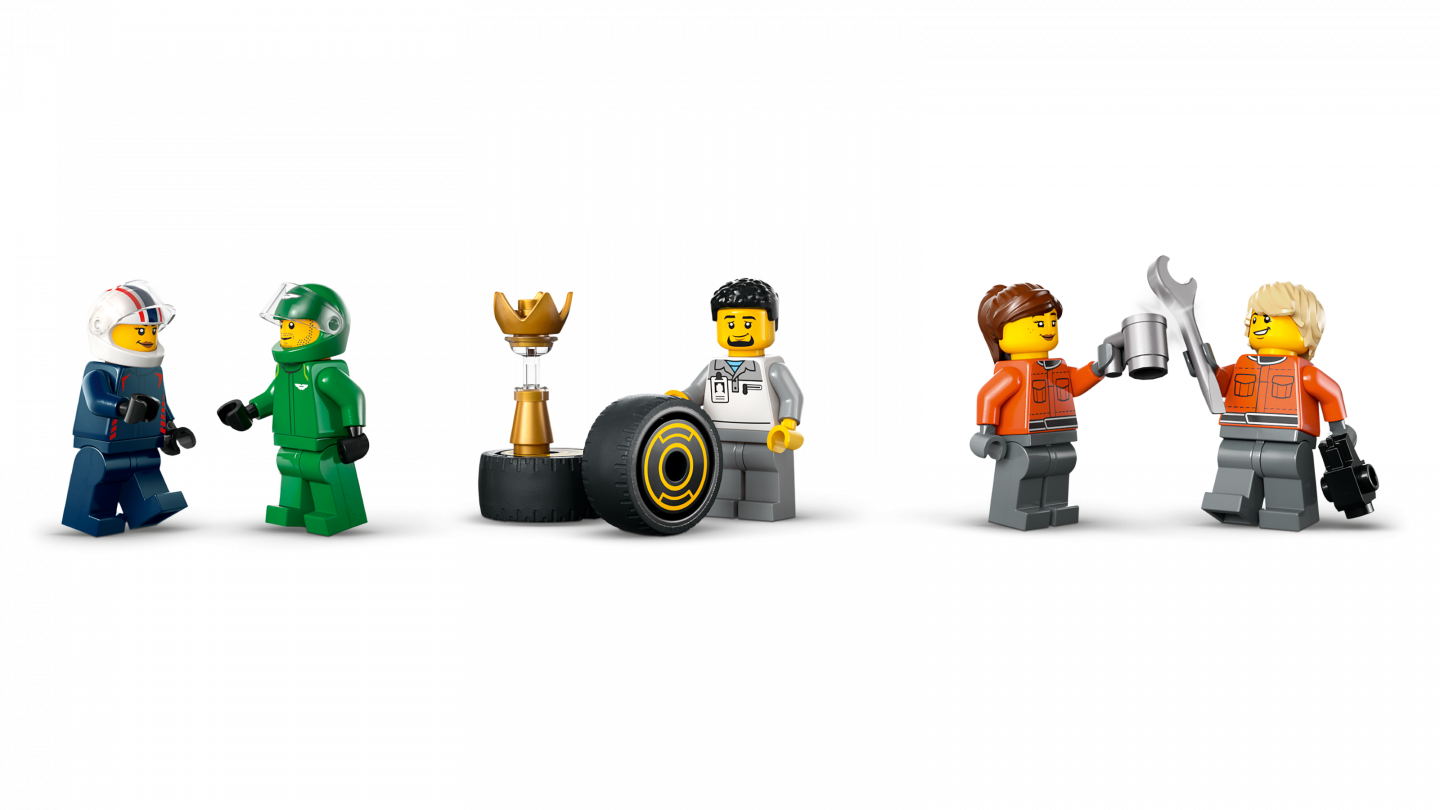 F1® truck met RB20 en AMR24 F1® auto's — Afbeelding 7