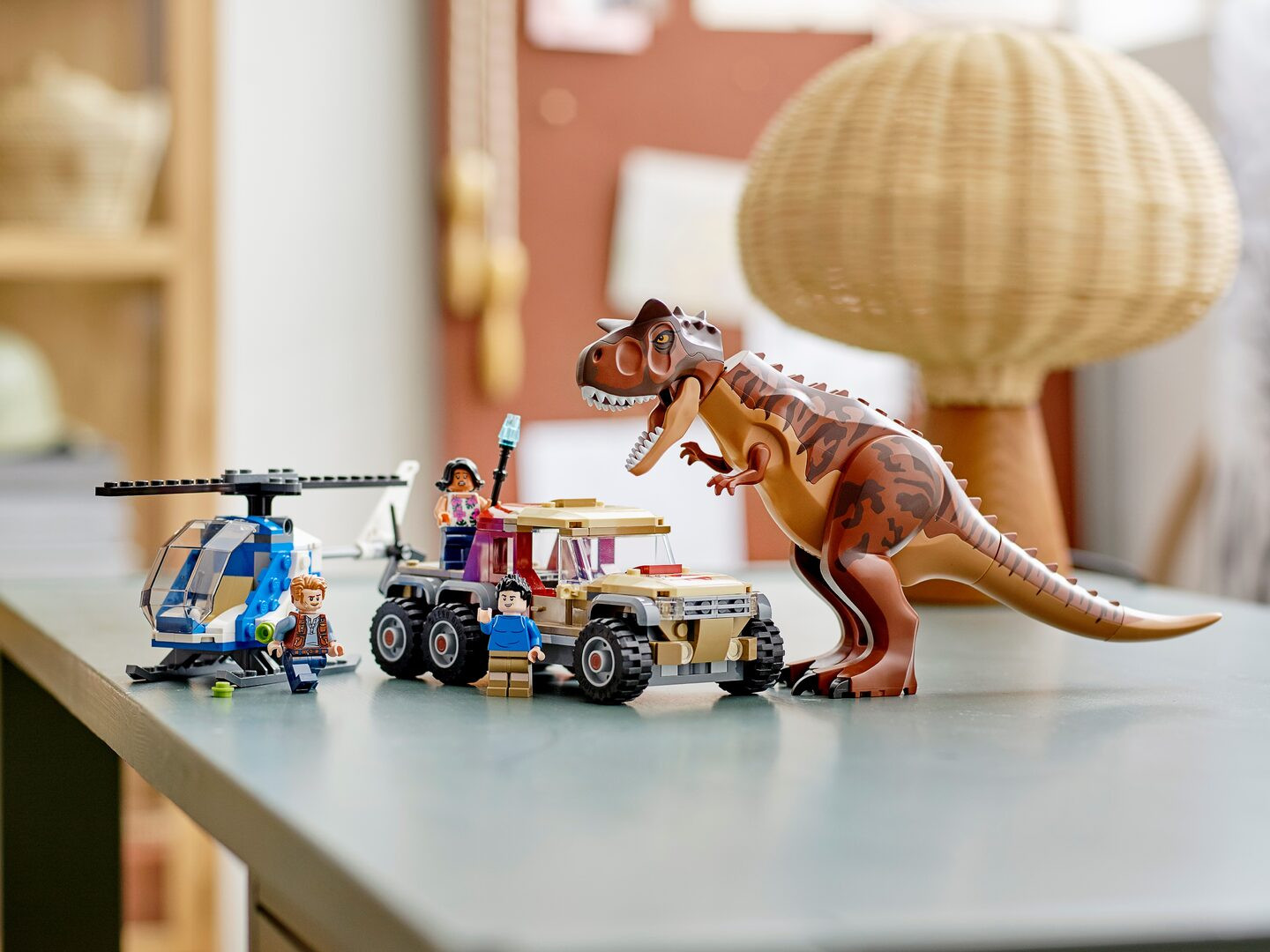 Achtervolging van dinosaurus Carnotaurus — Afbeelding 12