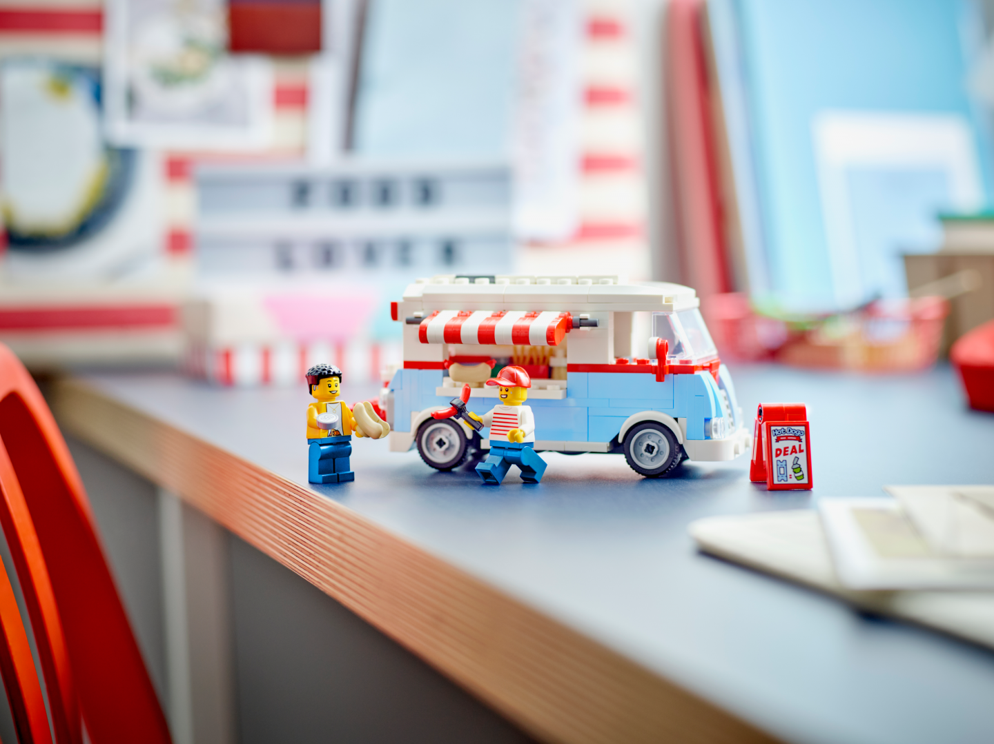 Ontvang de LEGO 40681 retro foodtruck als GWP