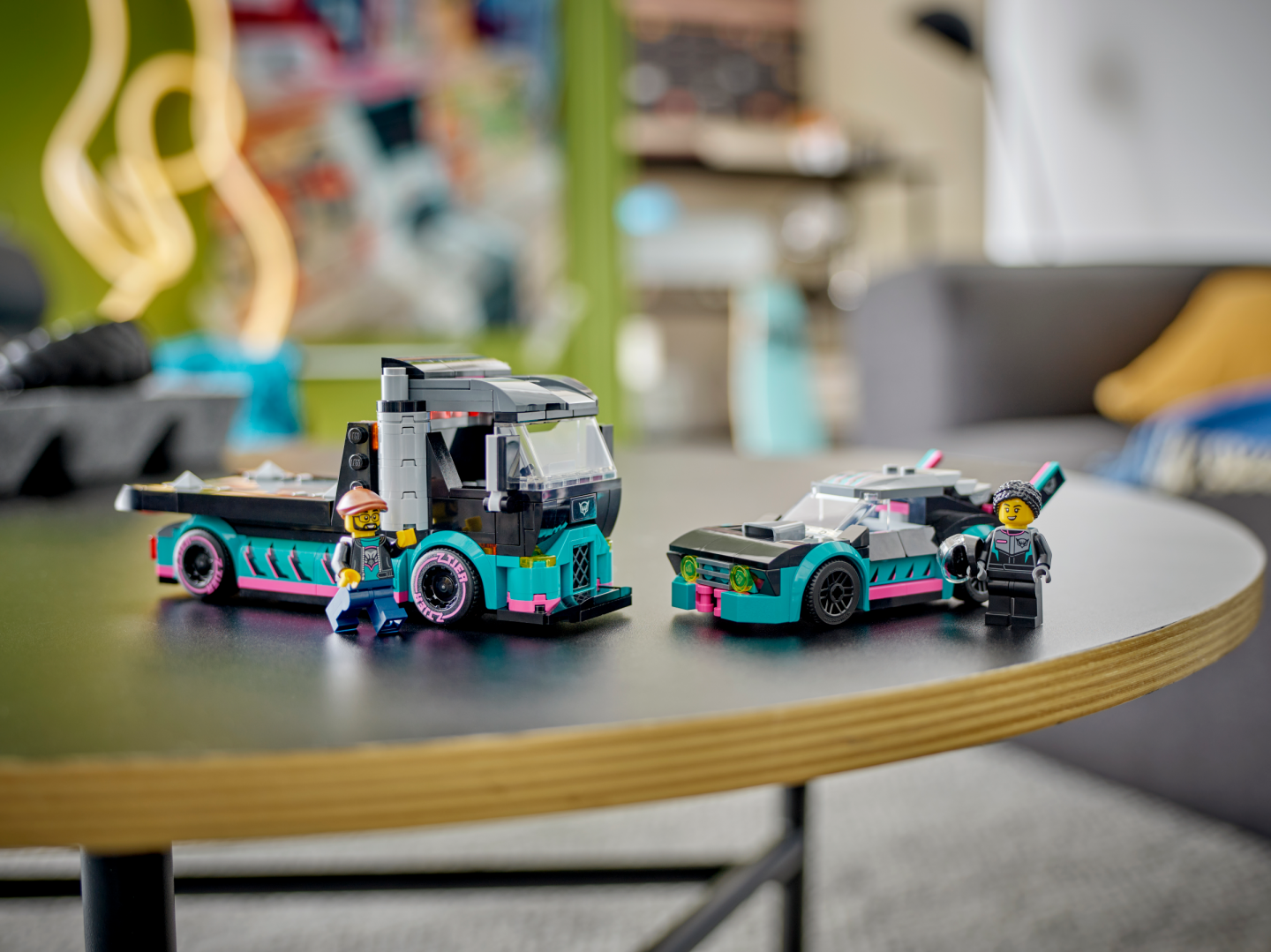 Raceauto en transporttruck — Afbeelding 11