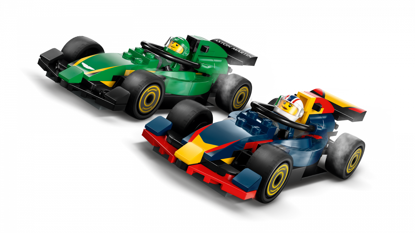 F1® truck met RB20 en AMR24 F1® auto's — Afbeelding 4