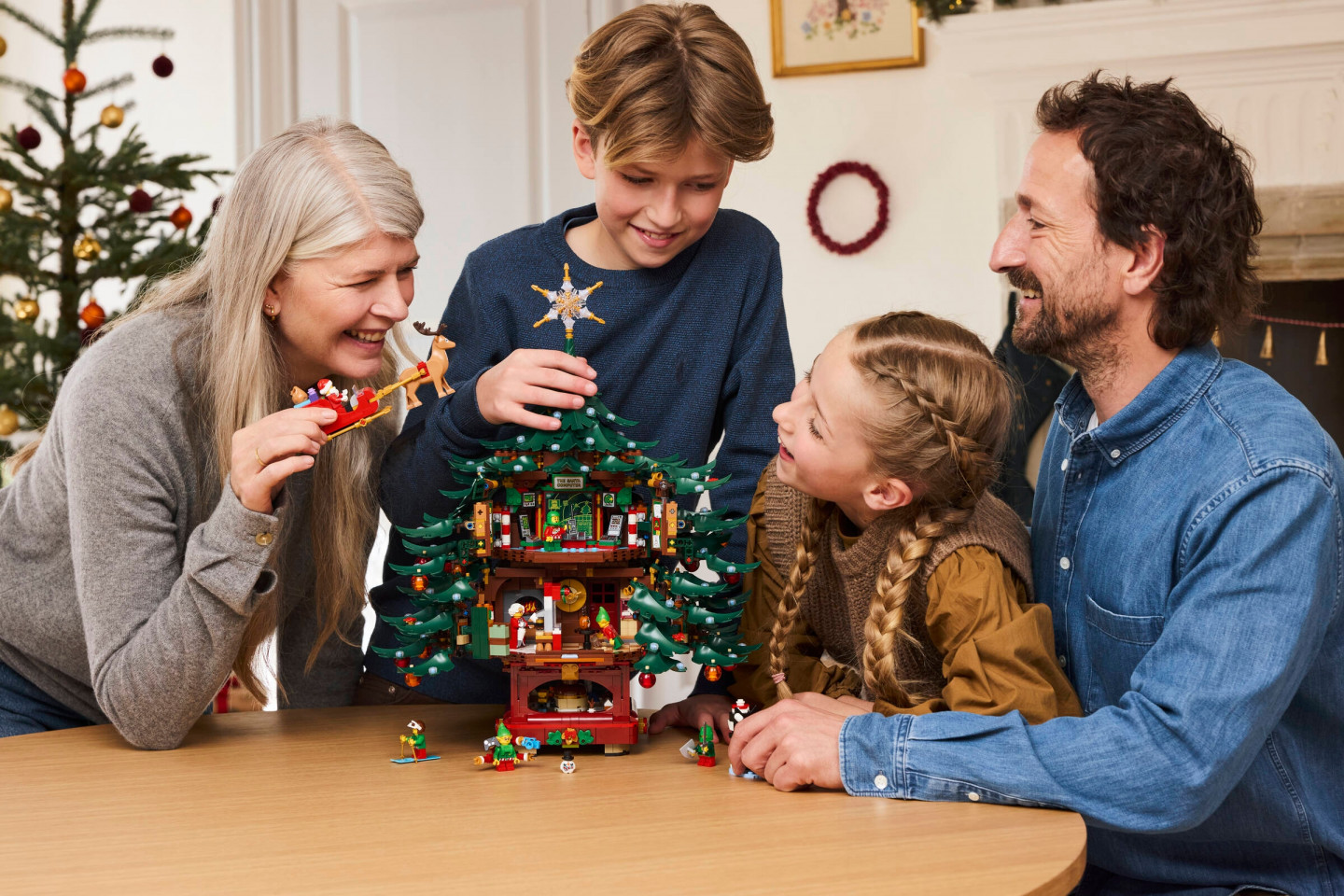 Decoratieve kerstboom voor het hele gezin — Afbeelding 11