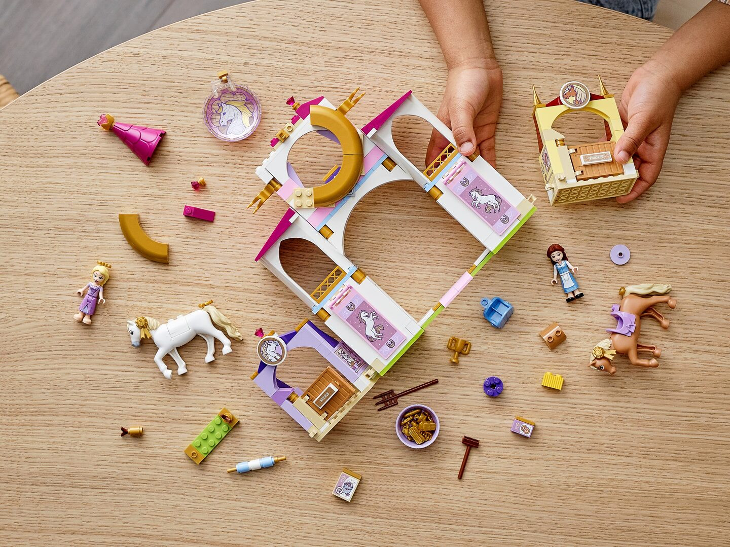 Belle en Rapunzel's koninklijke paardenstal — Afbeelding 10